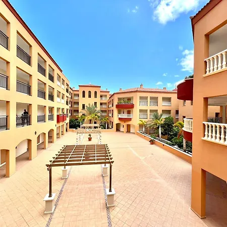 Apartment Junior Suite, With Heated Pool, Wifi, Close To Beach San Miguel de Abona