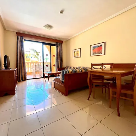 Apartment Junior Suite, With Heated Pool, Wifi, Close To Beach San Miguel de Abona