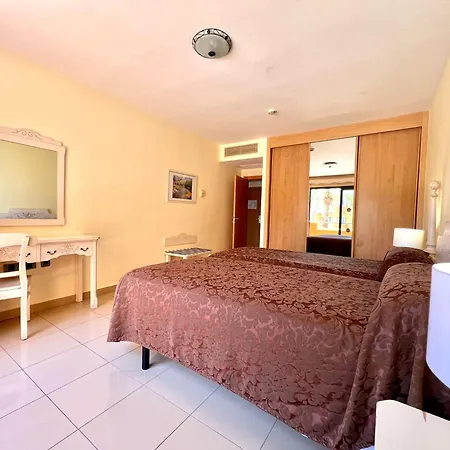 Apartment Junior Suite, With Heated Pool, Wifi, Close To Beach