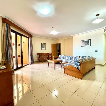 Apartment Junior Suite, With Heated Pool, Wifi, Close To Beach San Miguel de Abona